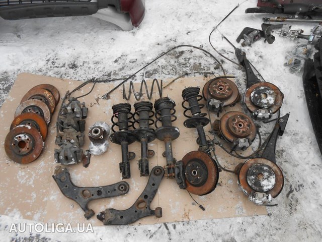 Суппорт тормозной задний правый Тойота Рав-4 3