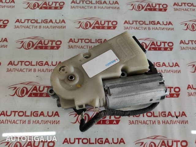 Мотор привода люка 4B0959591 VAG