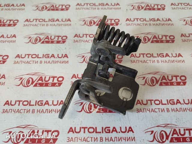 Петля задней двери, правой 5067938AE CHRYSLER