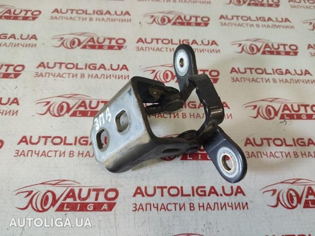 Петля задней двери, правой 5067940AC CHRYSLER