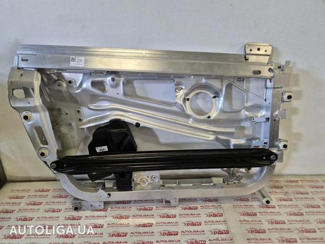 Пассажирская передняя дверь 51007427334 BMW