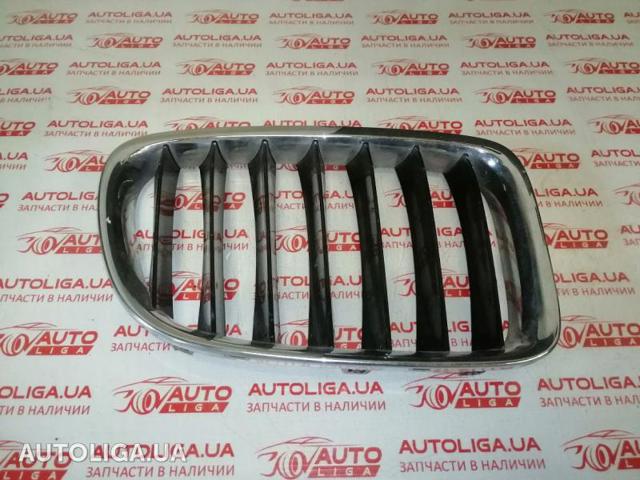 Решетка радиатора правая 51112993308 BMW
