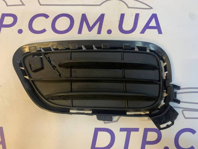 51117347946 Решетка бампера переднего правая купить Киев