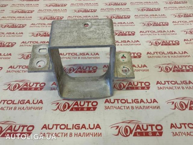 BMW 51117399913 Кронштейн усилителя переднего бампера в наличии Киев