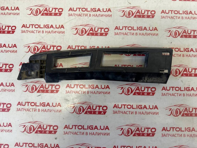 Правое крепление переднего бампера 51127226938 BMW