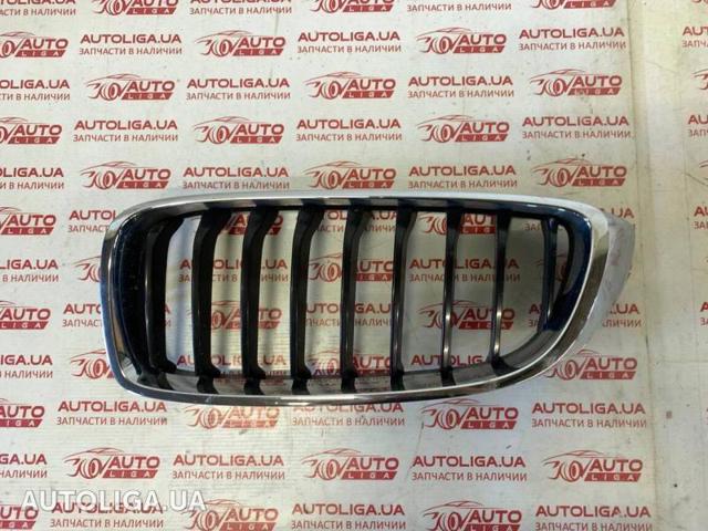 Решетка радиатора левая 51137294817 BMW
