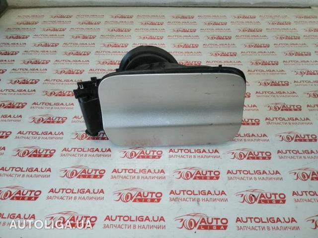 Заливная горловина топливного бака 51177213035 BMW