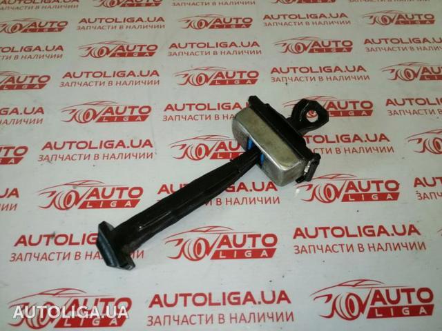 Ограничитель двери передний 51217205572 BMW