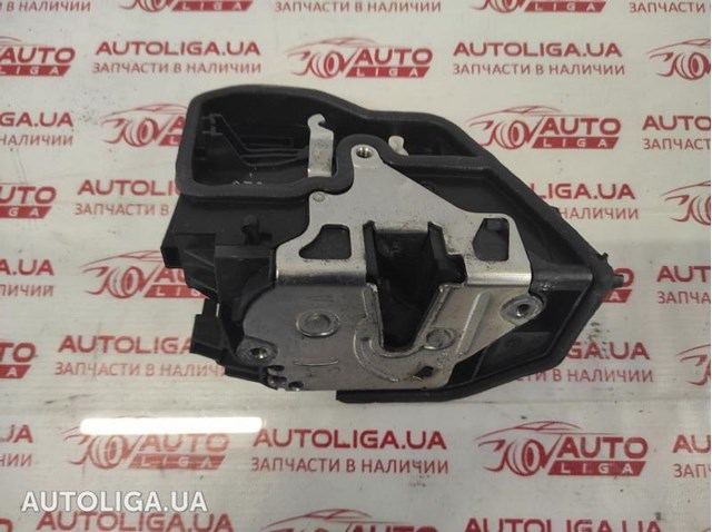 Замок двери задней правой 51227167070 BMW