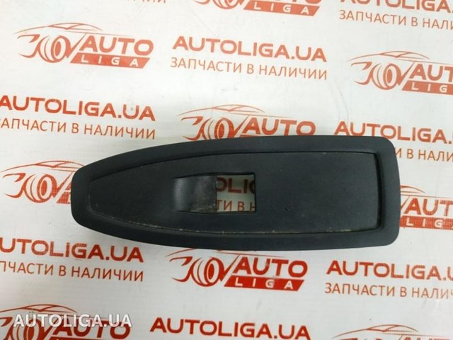 Накладка кнопки стекло подъемника переднего правого 51417283835 BMW