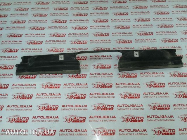 Молдинг решетки радиатора 51717050650 BMW