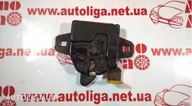 Запор капота (замок и привод замка капота) 55135600 CHRYSLER