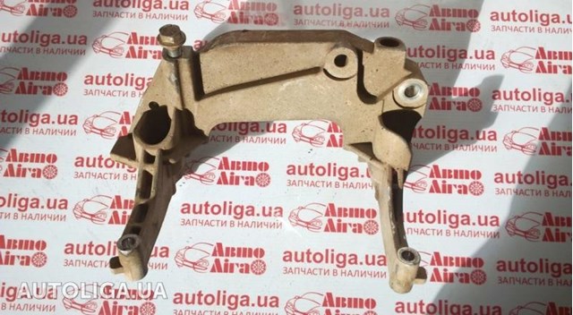 Кронштейн подушки коробки передач 55219008 FIAT