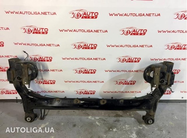 Поперечка задней подвески 555017006R RENAULT