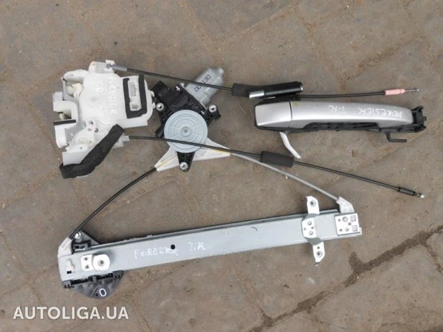 Замок задней правой двери  61035SC200 SUBARU