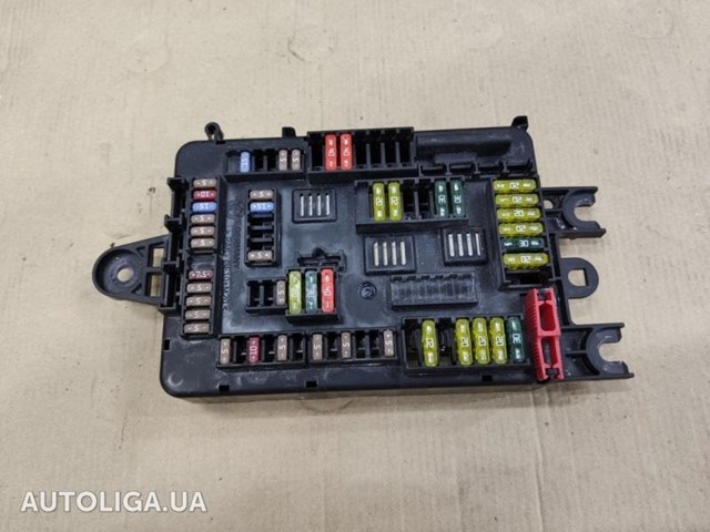 Блок предохранителей задний, салонный 61149337880 BMW