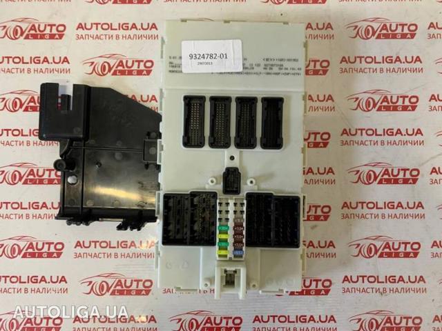 Панель предохранителей 61359868380 BMW