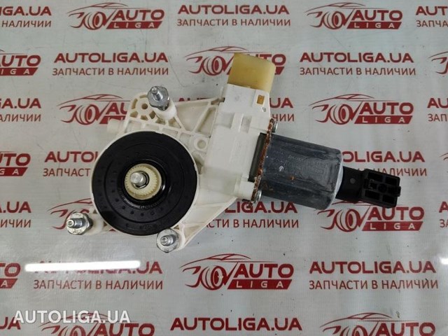 Мотор стеклоподъемника двери передней, правой 67627046032 BMW