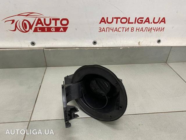 Корпус заливной горловины топливного бака 68102575AC CHRYSLER