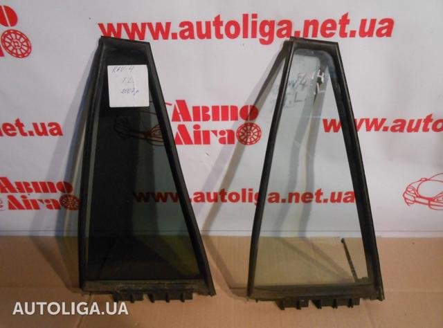 Форточка двери треугольник, задней, левой 6812442130 TOYOTA