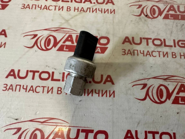 Клапан давления кондиционера Додж Авенджер