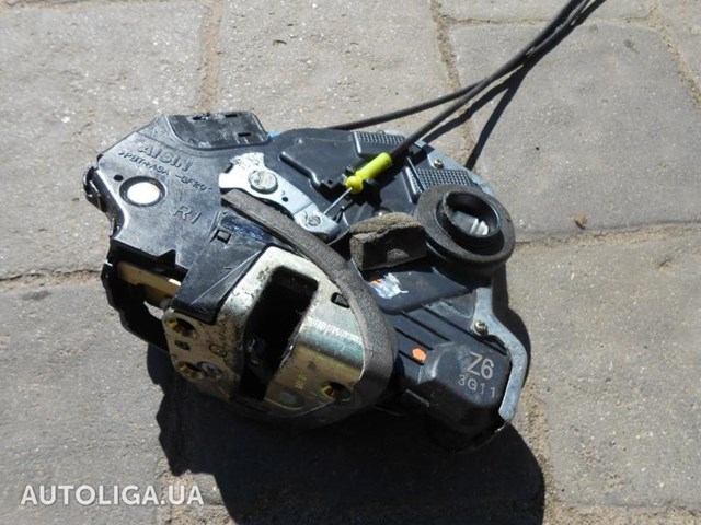 Замок передней пассажирской двери 6903002162 TOYOTA