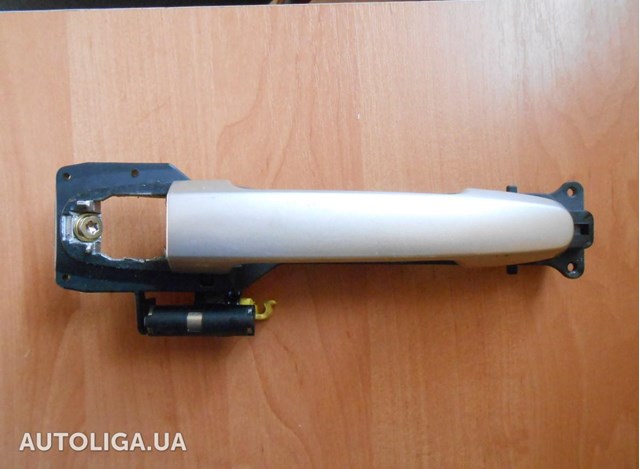 Дверная ручка правая пассажирская 6921112220B6 TOYOTA