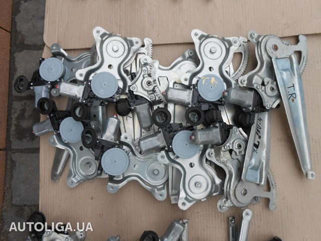 Стеклоподъемник задней правой двери 6980342040 TOYOTA