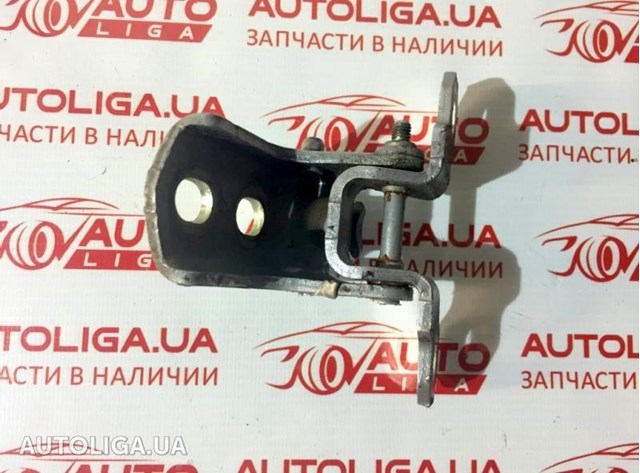 Петля передней двери правая 7701206969 RENAULT
