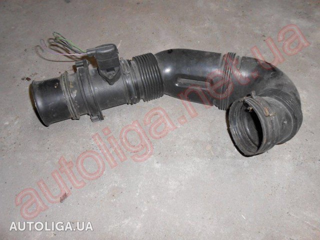 Патрубок воздушный, выход воздушного фильтра 7L0129684A VAG