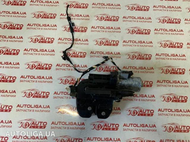 Замок задней двери 7P0827505J VAG
