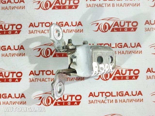 Петля двери передней правой 804000018R RENAULT