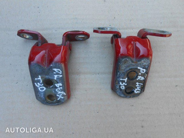 Завеса двери передней левой 804008H700 NISSAN