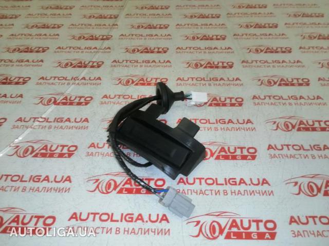 Кнопка привода замка третей/пятой двери 812602V010 HYUNDAI