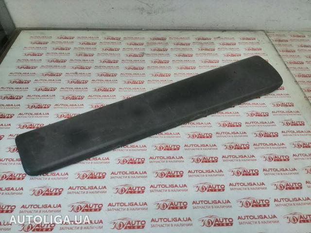Накладка передней левой двери 8200036088 RENAULT