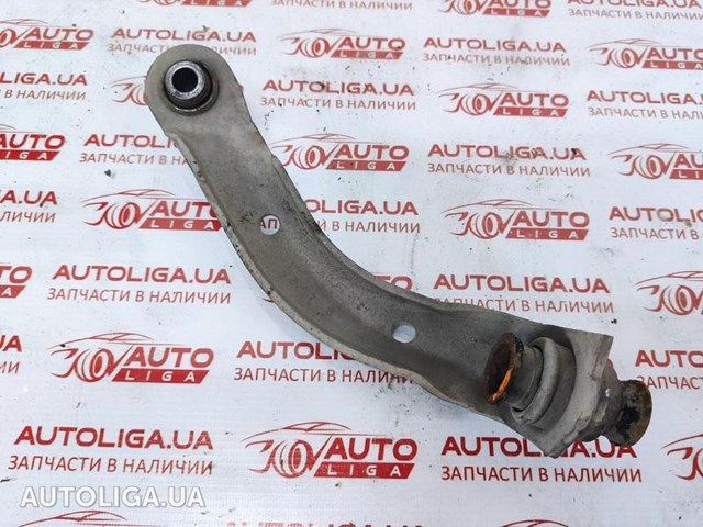 Кронштейн передней балки 8200127324 NISSAN