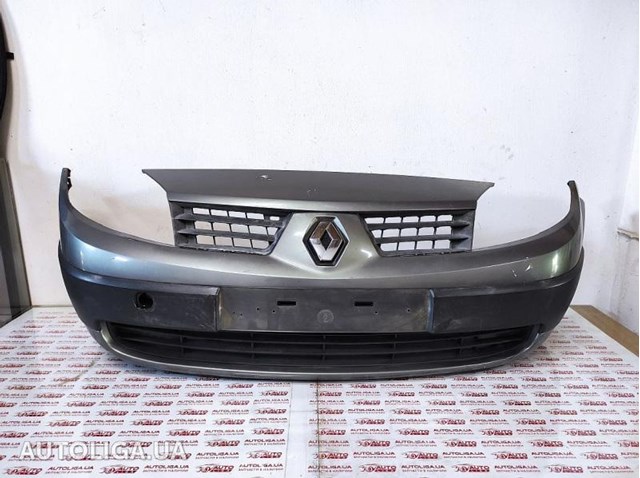 Передний бампер 8200139528 RENAULT