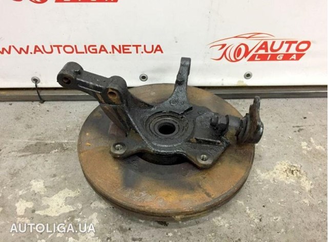 Цапфа передняя правая 8200322079 RENAULT