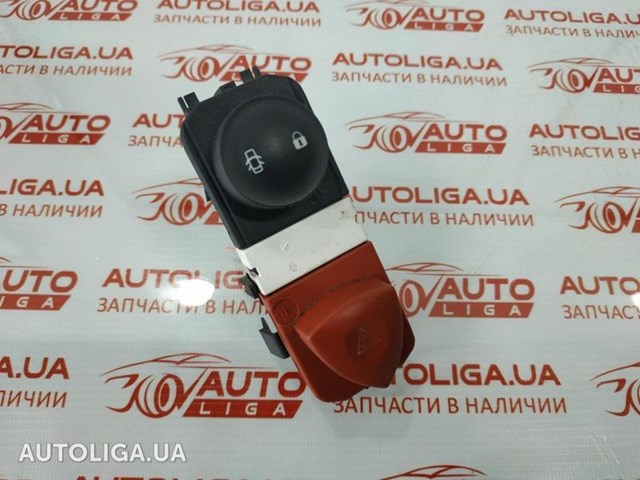 Кнопка включения аварийной сигнализации 8200407415 RENAULT
