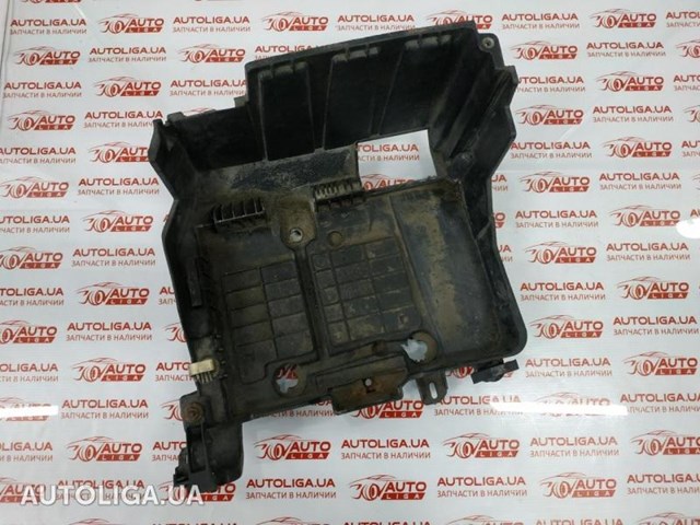 Крепление аккумулятора 8200467409 RENAULT