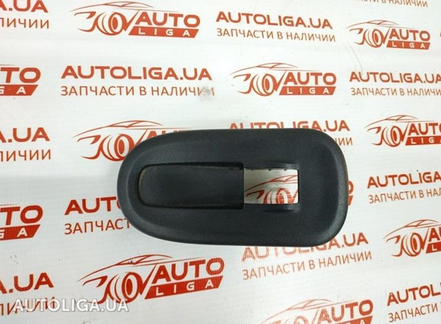 Кнопки переднего правого стеклоподъемника 8200548968 RENAULT