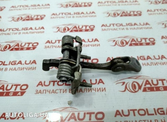 Ограничитель двери автомобильный