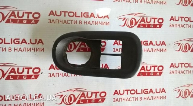 Накладка кнопки стеклоподъёмника переднего левого 8200637849 RENAULT