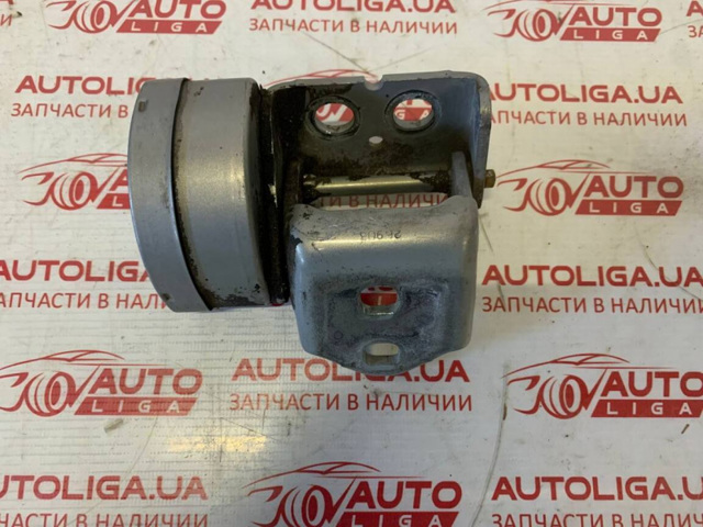 Завеса двери задней правой 8200885639 RENAULT