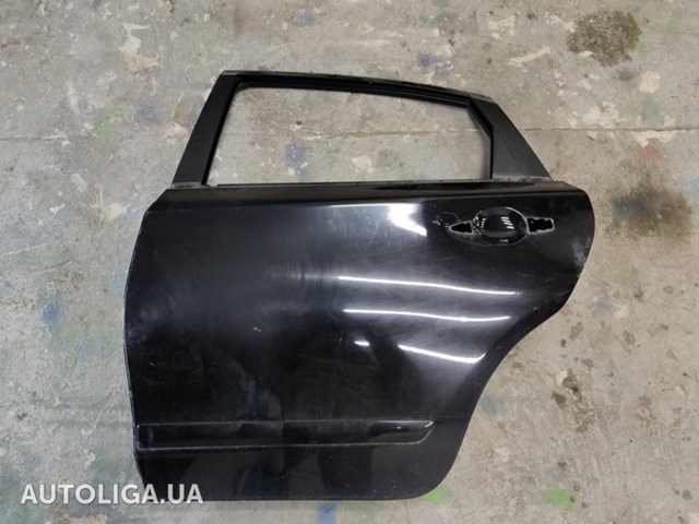 Задняя левая дверь 821013TA0D NISSAN