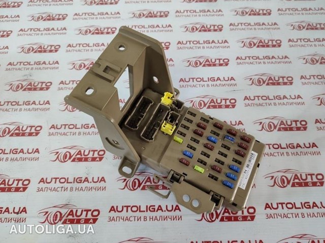 Панель предохранителей 82201FJ110 SUBARU