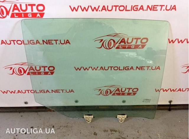 Стекло задней правой двери 823000007R RENAULT