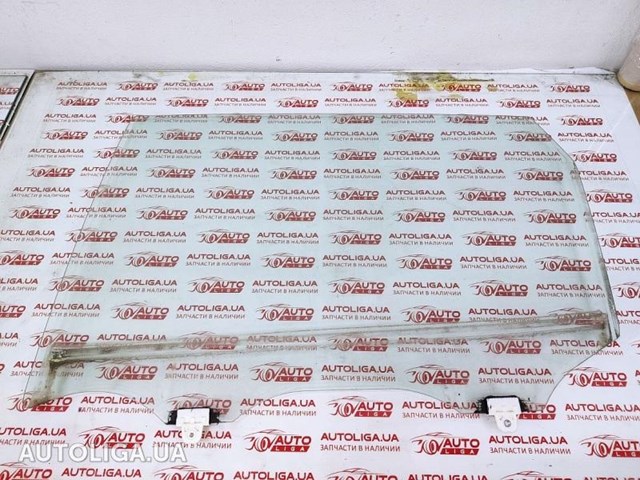 Стекло задней двери, левой 823014CA0A NISSAN