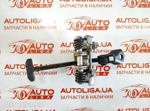Ограничитель открывания задней двери 824310001R RENAULT