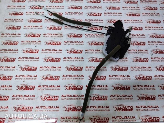 Замок задней правой двери  825001KA0A NISSAN